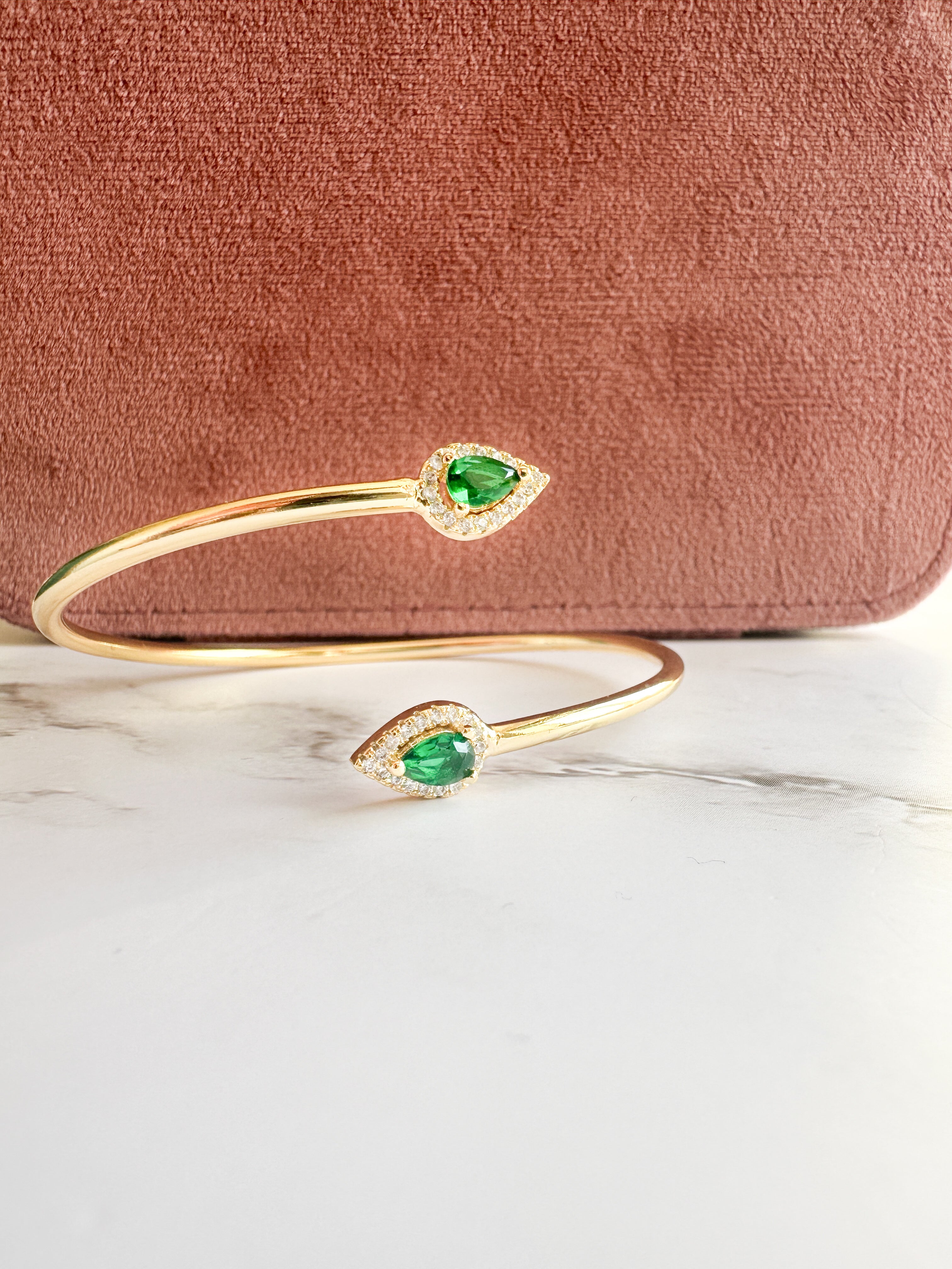Elegant emerald bangle