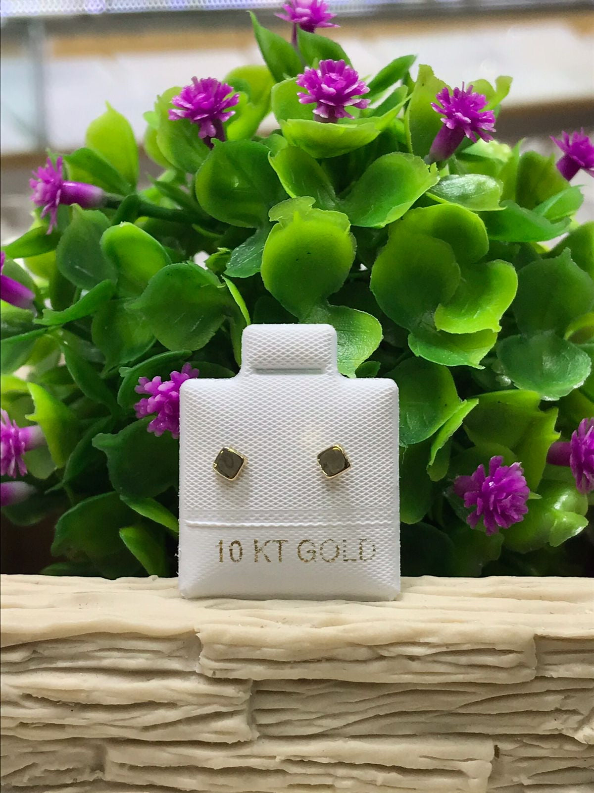 Simple 10k Gold square studs