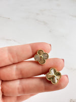 Load image into Gallery viewer, Flower earrings
