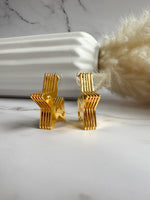 Load image into Gallery viewer, Maxi Star shape earrings
